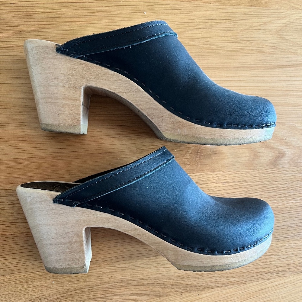 No.6 Black Clogs Size 40